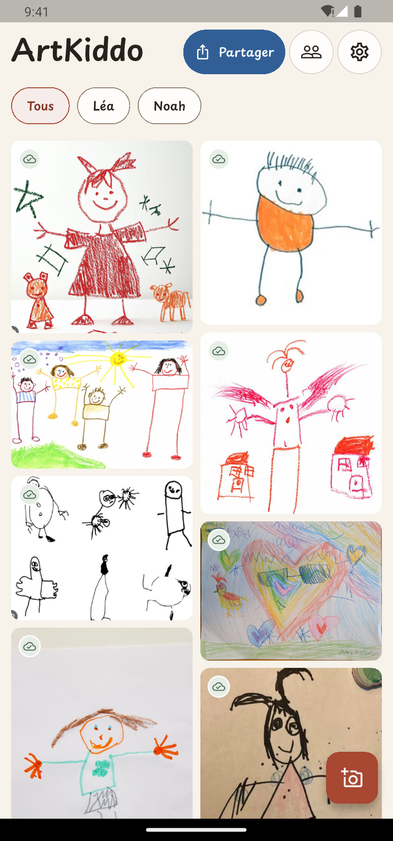 Écran d'accueil de l'application ArtKiddo avec la galerie de dessins de Léa et Noah